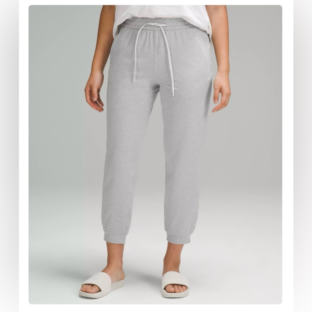 Lululemon Soft Jersey Classic Fit Mid Rise Jogger
